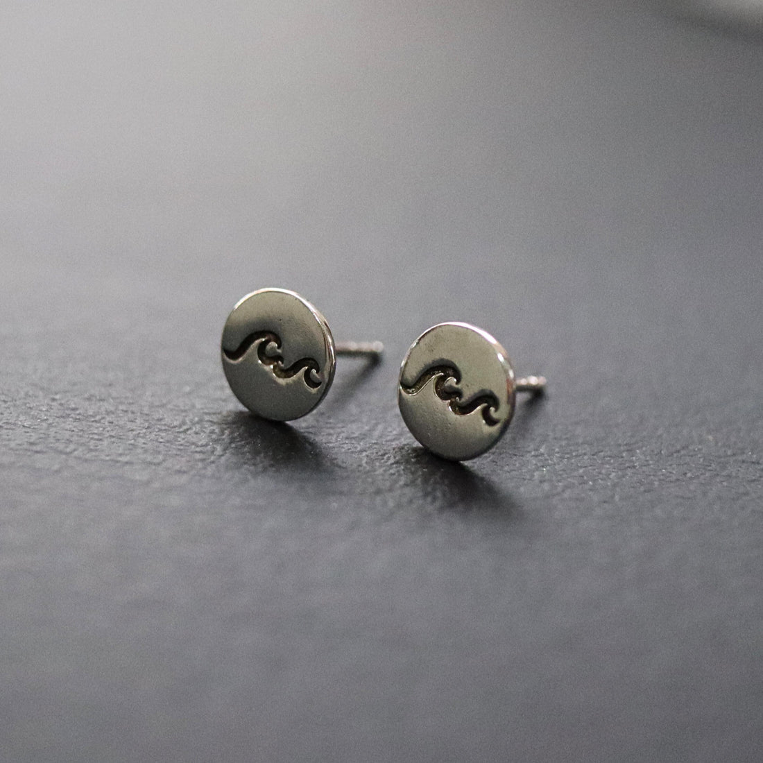 925 Sterling Silver Wave Stud Earrings, Wave Disc Earrings, Ocean Earrings, Wave Studs, Surf Gift, Gift for Him, Circle Studs, Wave Engraved
