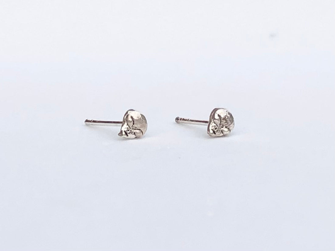 925 Sterling silver alien earrings, alien face earrings, tiny alien earrings, silver alien head, alien head earrings, ufo earrings