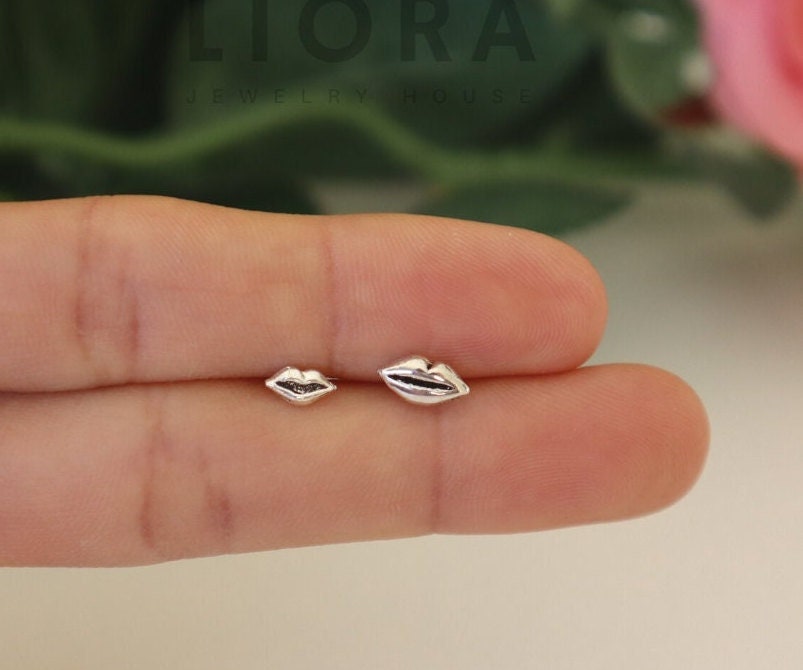 925 Sterling silver lip stud earrings, lip earrings, lip studs, mouth earrings, mouth stud earrings, big lip, thin lip, big lip