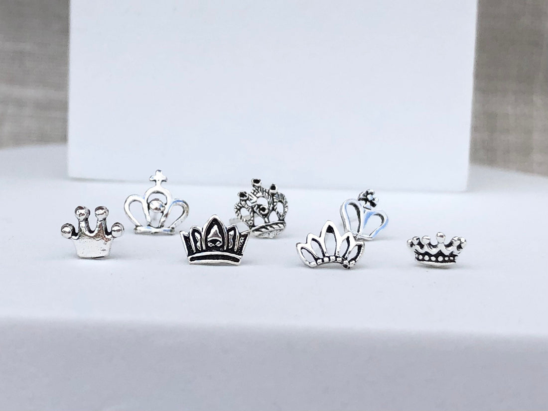 925 Sterling silver crown stud earrings, crown earrings, tiny crown earrings, silver crown ear studs, princess earrings, crown jewelry