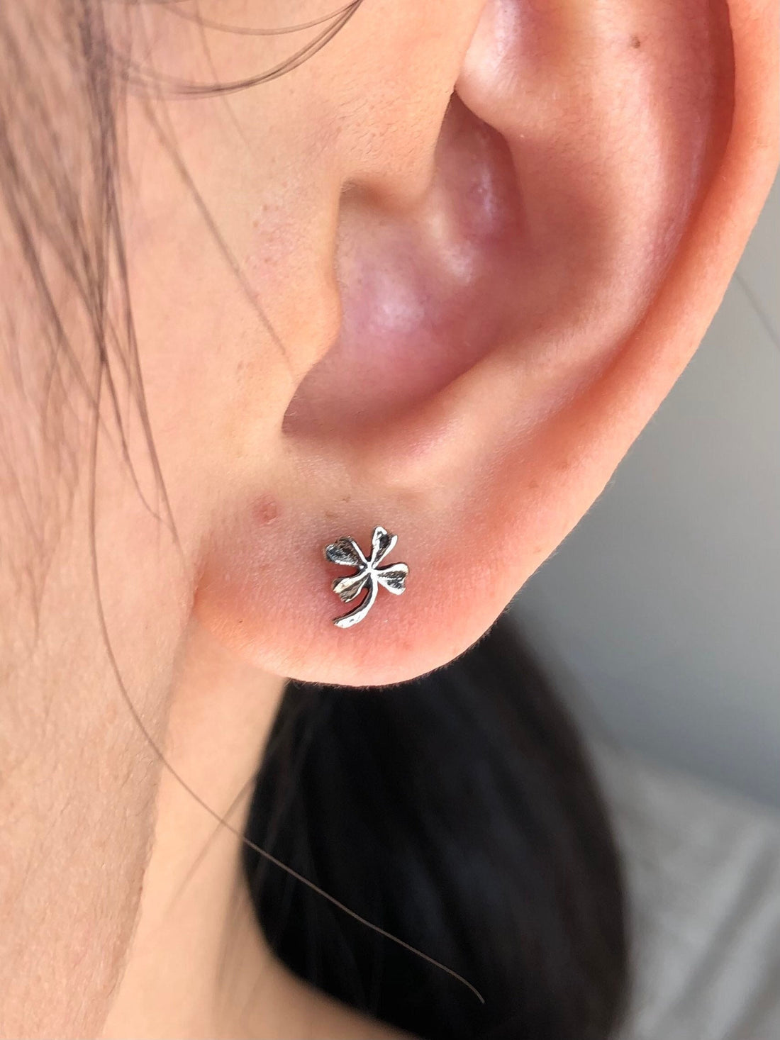 925 Sterling Silver Tiny Clover Stud Earrings, Clover Earrings, Leaf Earrings