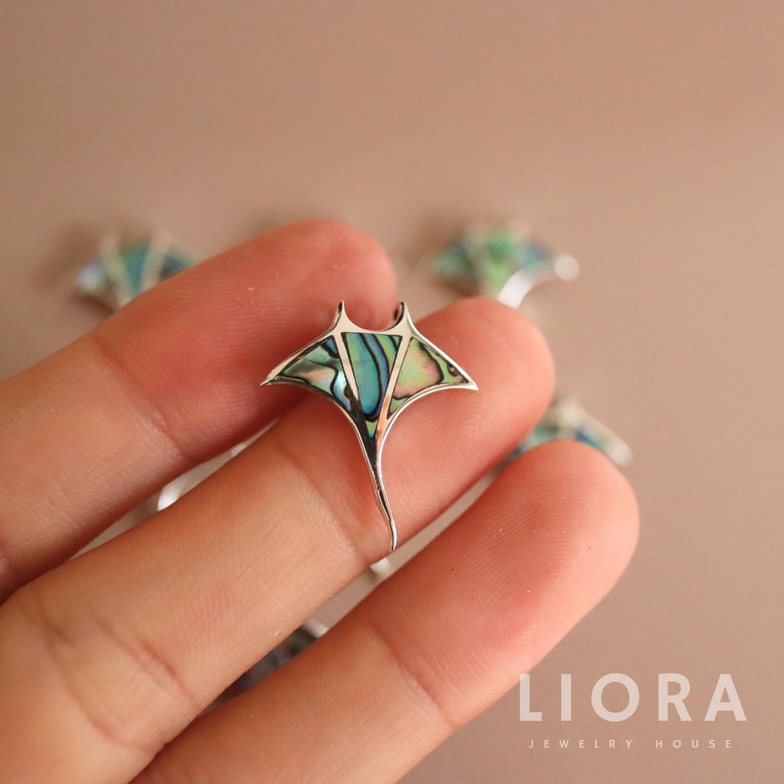 925 Silver Abalone Manta Ray Pendant Necklace, Silver Manta Ray Shell Pendant, Manta Ray Charm, Manta Ray Necklace, Stingray Pendant