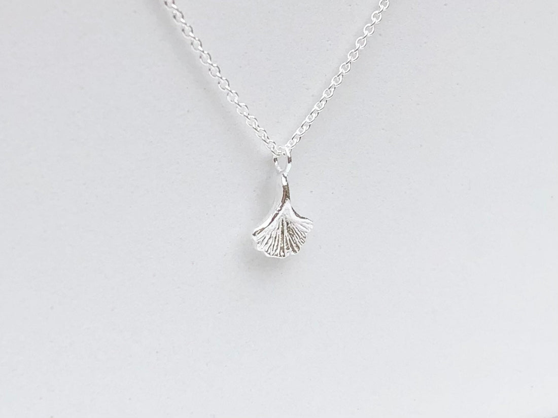 925 Sterling silver gingko leaf necklace, gingko leaf chain, gingko leaf pendant necklace, gingko leaf, gingko necklace, tiny gingko