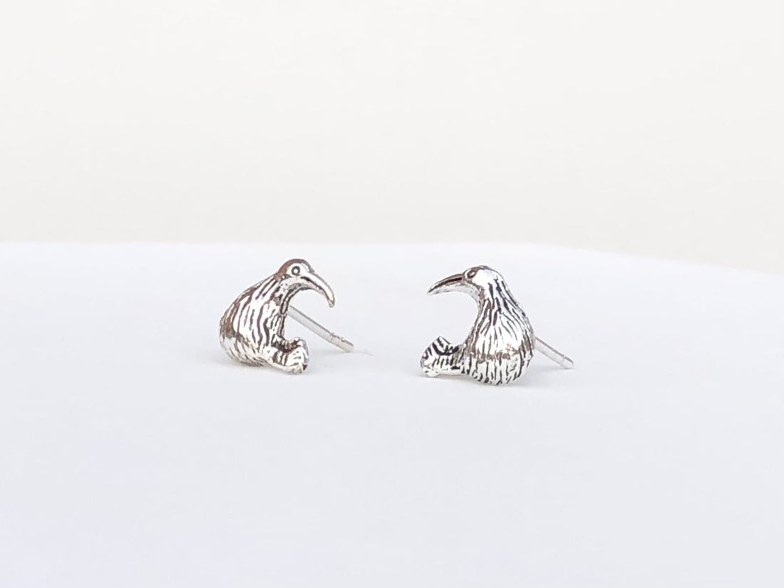 925 Sterling silver Kiwi stud earrings, kiwi bird earrings, kiwi studs, silver kiwi, bird stud earrings, bird earrings, animal stud, NZ bird
