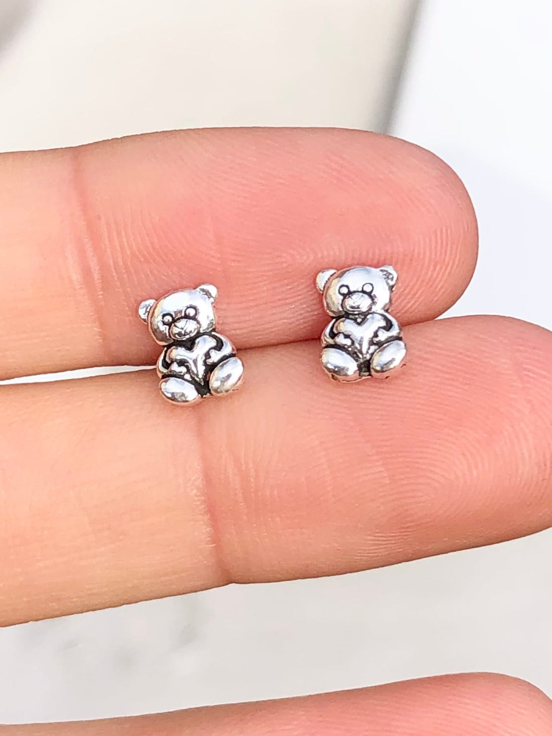925 Sterling silver bear earring, teddy bear stud earrings, silve bear earrings, small bear earrings, bear with heart, bear gift, kid studs