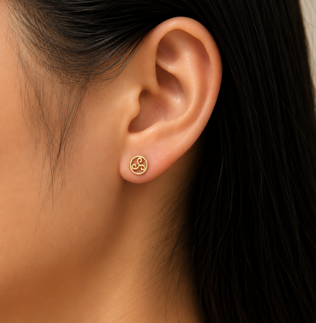 18k Gold Celtic Triskele Stud Earrings