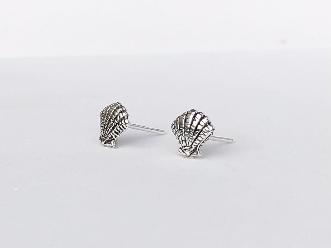 925 Sterling silver shell stud earrings, small shell earrings, shell studs, sea shell earrings, oxidized shell earrings, shell lover gift