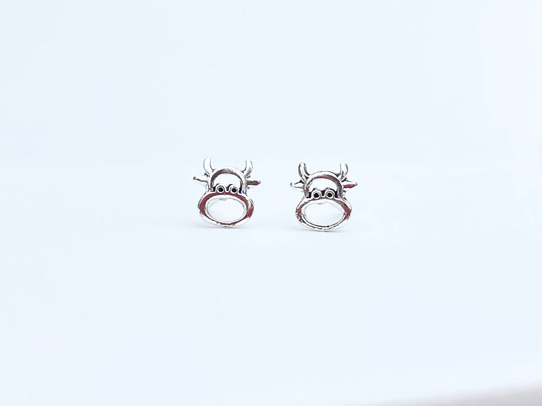 925 Sterling silver cow stud earrings, cow earrings, cartoon earrings, moo earrings, small cow studs, cow head earrings, cow head earrings