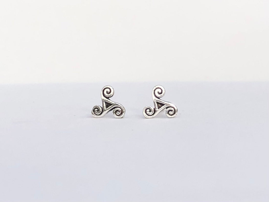 925 Sterling silver Triskelion Celtic stud earrings, Triskelion Celtic symbol, Triskelion Celtic earrings, Triskelion earrings, Celtic studs