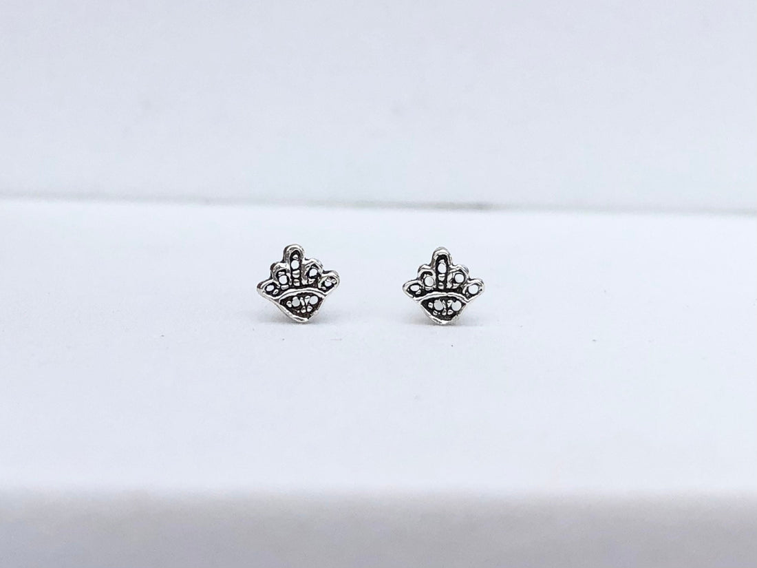 925 Sterling silver tiny Hamsa hand stud earrings, Hamsa ear studs, tiny hamsa hand earrings, hamsa hand jewelry, hamsa hand