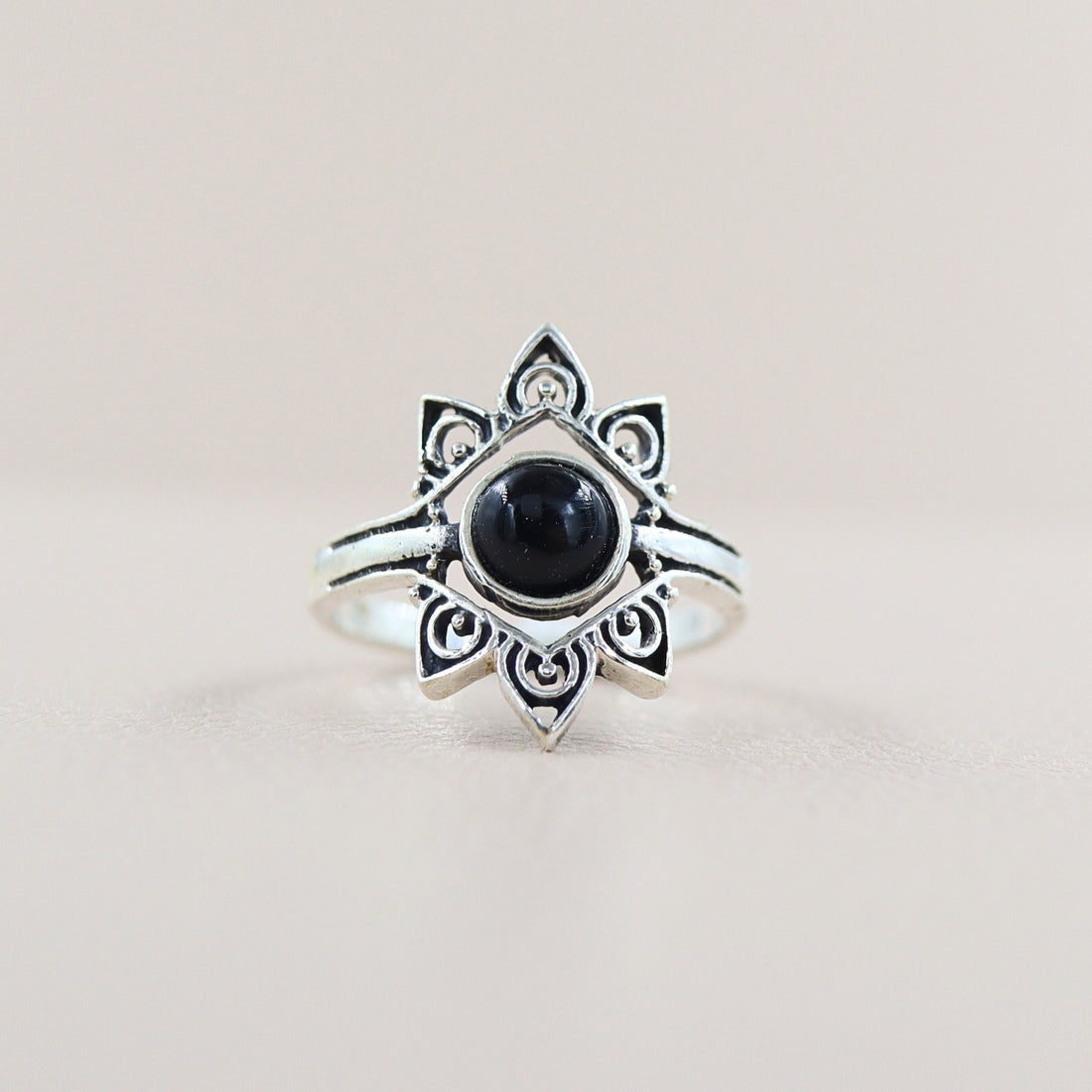 Black Onyx Flower Gemstone Ring, Flower Ring, Onyx Ring, Boho Ring, Stacking Ring, Onyx Gift, Vintage Ring, Floral Ring, Onyx Jewelry