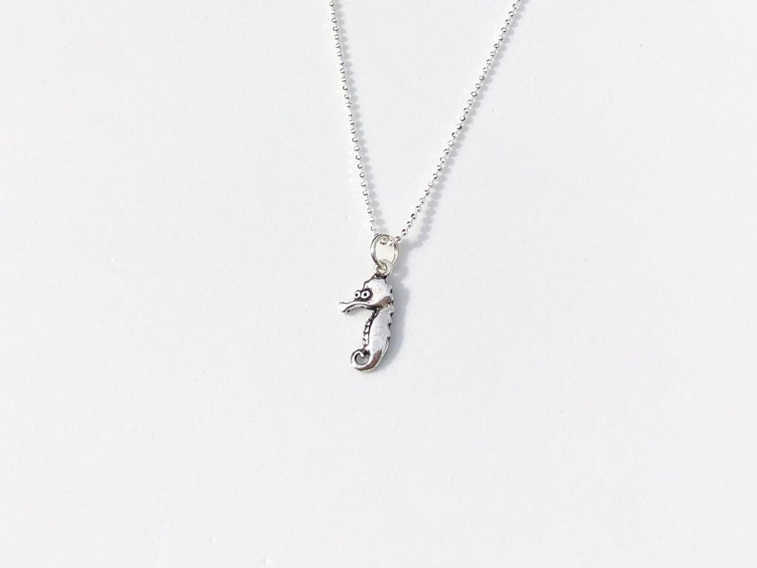 925 Sterling silver seahorse pendant, silver seahorse pendant, seahorse necklace pendant, tiny seahorse, seahorse charm, seahorse gift lover