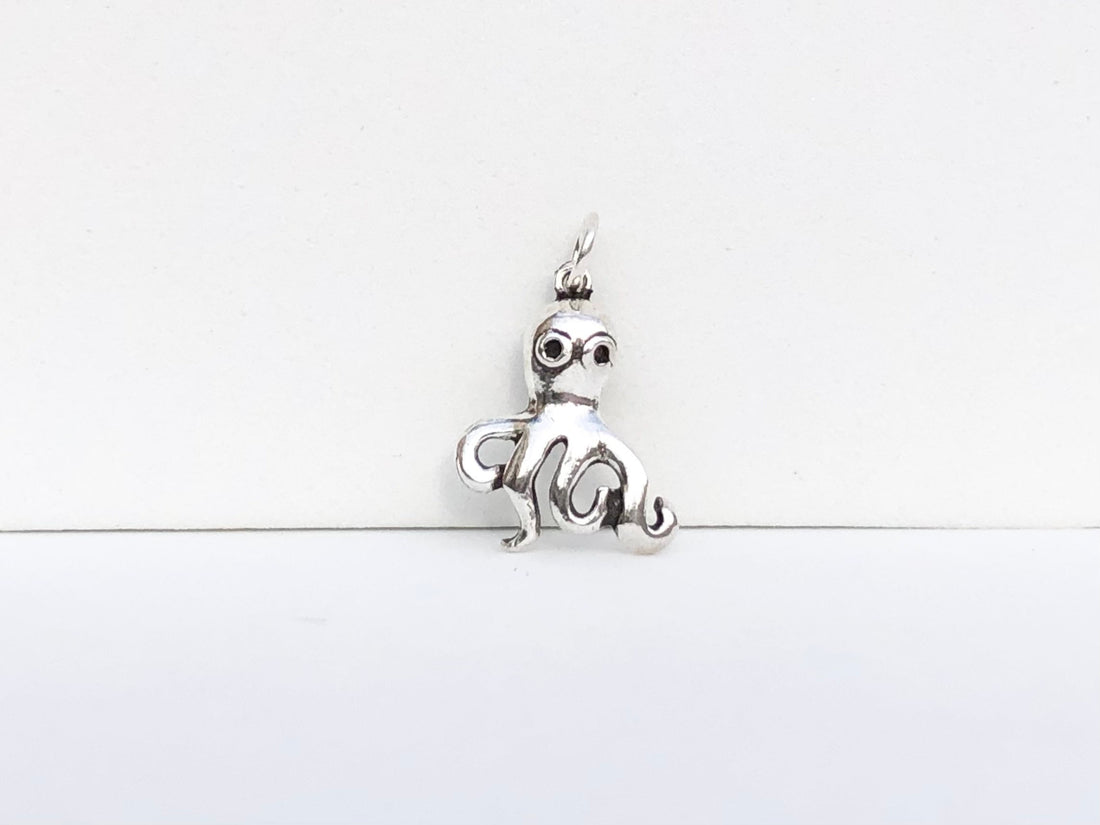 925 Sterling silver octopus pendant, solid silver octopus pendant, octopus pendant, octopus charm necklace, animal pendant, solid octopus