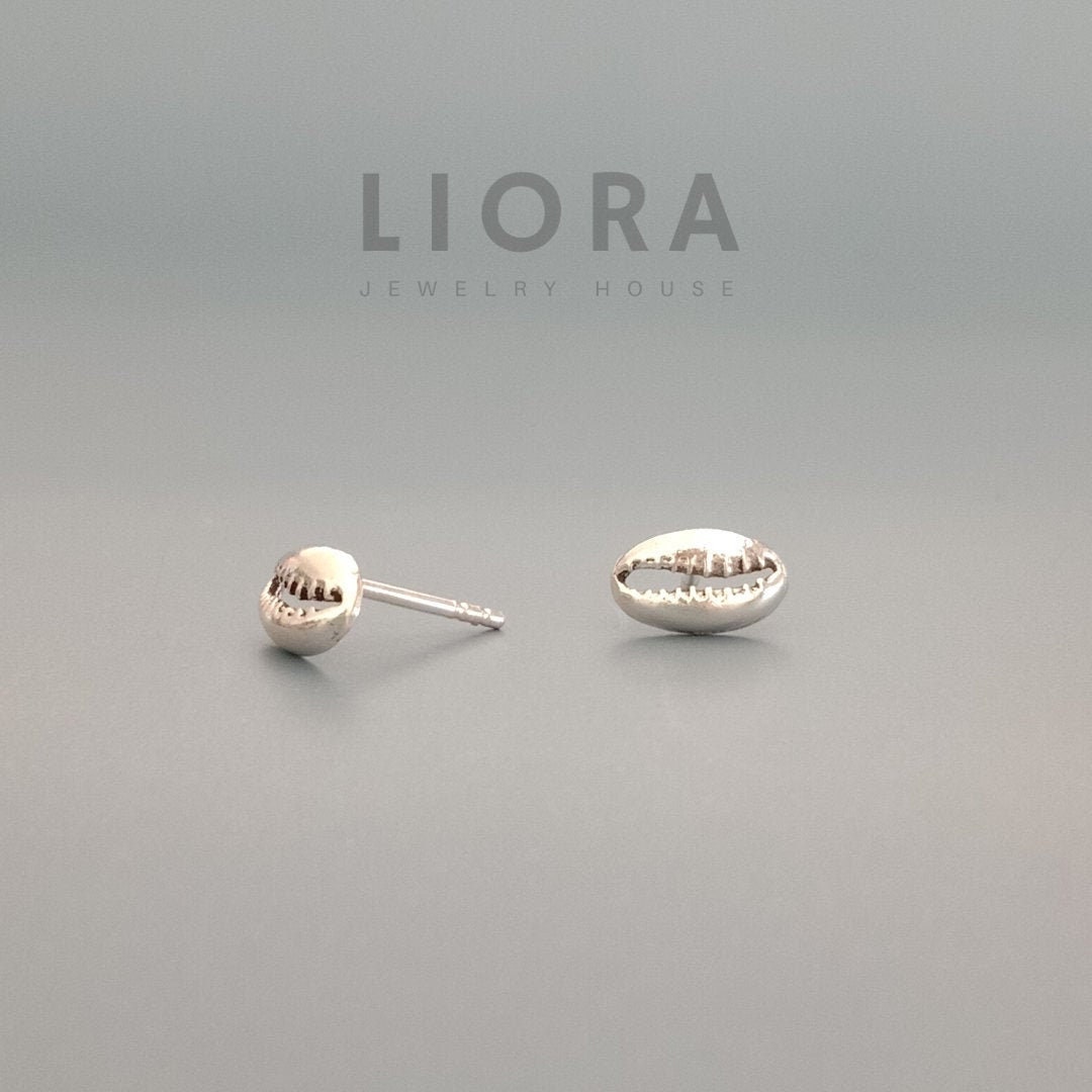 925 Sterling silver Shell stud earrings, shell earrings, shell studs, solid shell, small shell, shell lover gift, shell jewelry