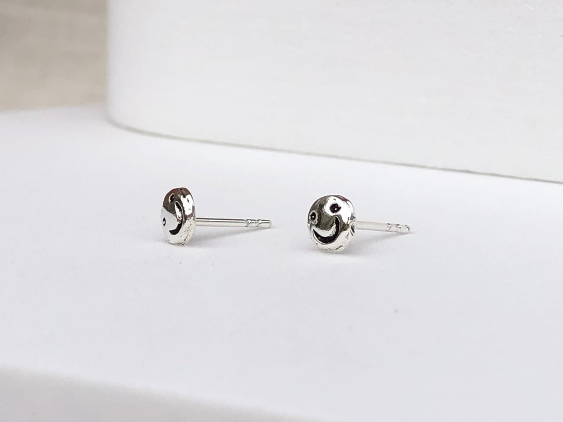 925 Sterling silver smile face stud earrings, happy face earrings, smile earrings, happy face, smile emoji earring, smile emoji