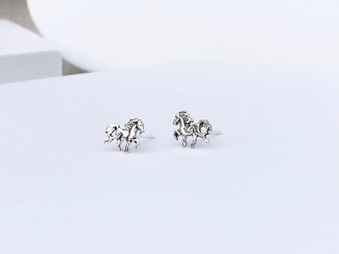 925 Sterling silver horse stud earrings, horse earrings, silver horse earrings, horse lover gift, animal earrings, horse gifts, kid earrings