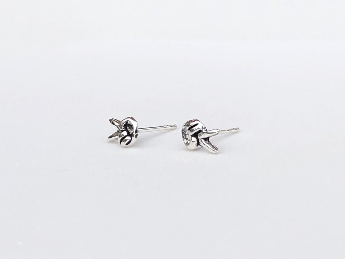 925 Sterling silver peace sign hand stud earrings, peace sign hand earrings, peace symbol earring, hand sign, hand earrings, peace sign